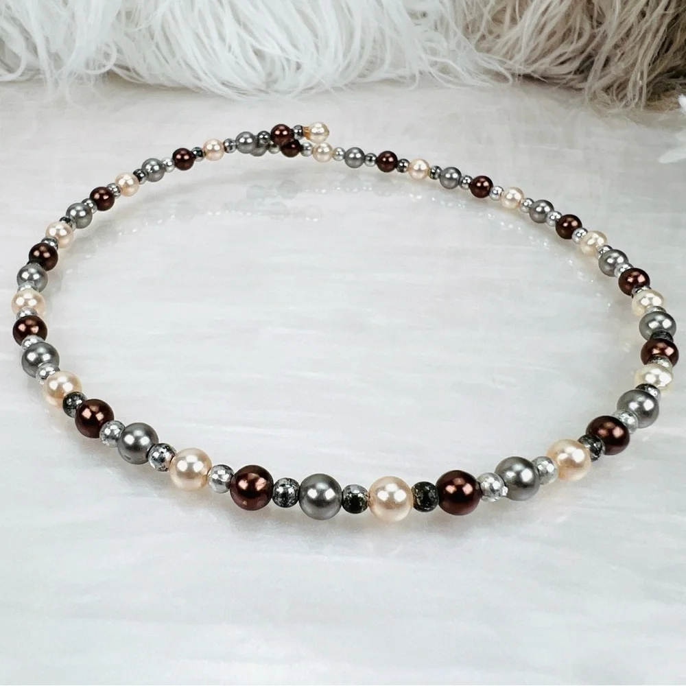 Pretty adjustable, multicolor, faux pearl choker necklace